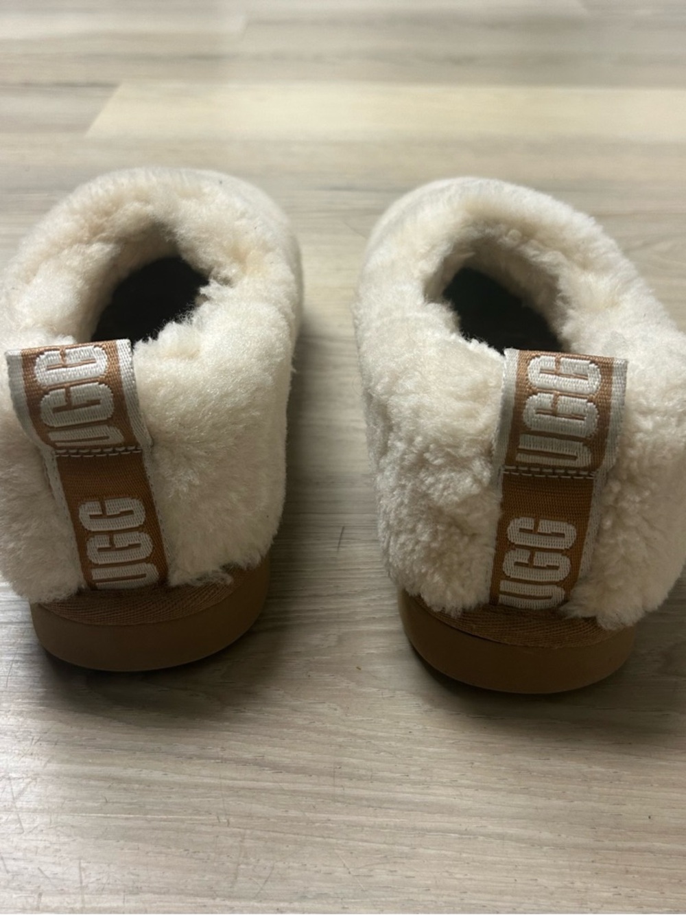 Ugg Classic Cozy Bootie Women Slipper Shoes Sz 8 Cream Platform Sheepskin Lounge - Picture 8 of 12